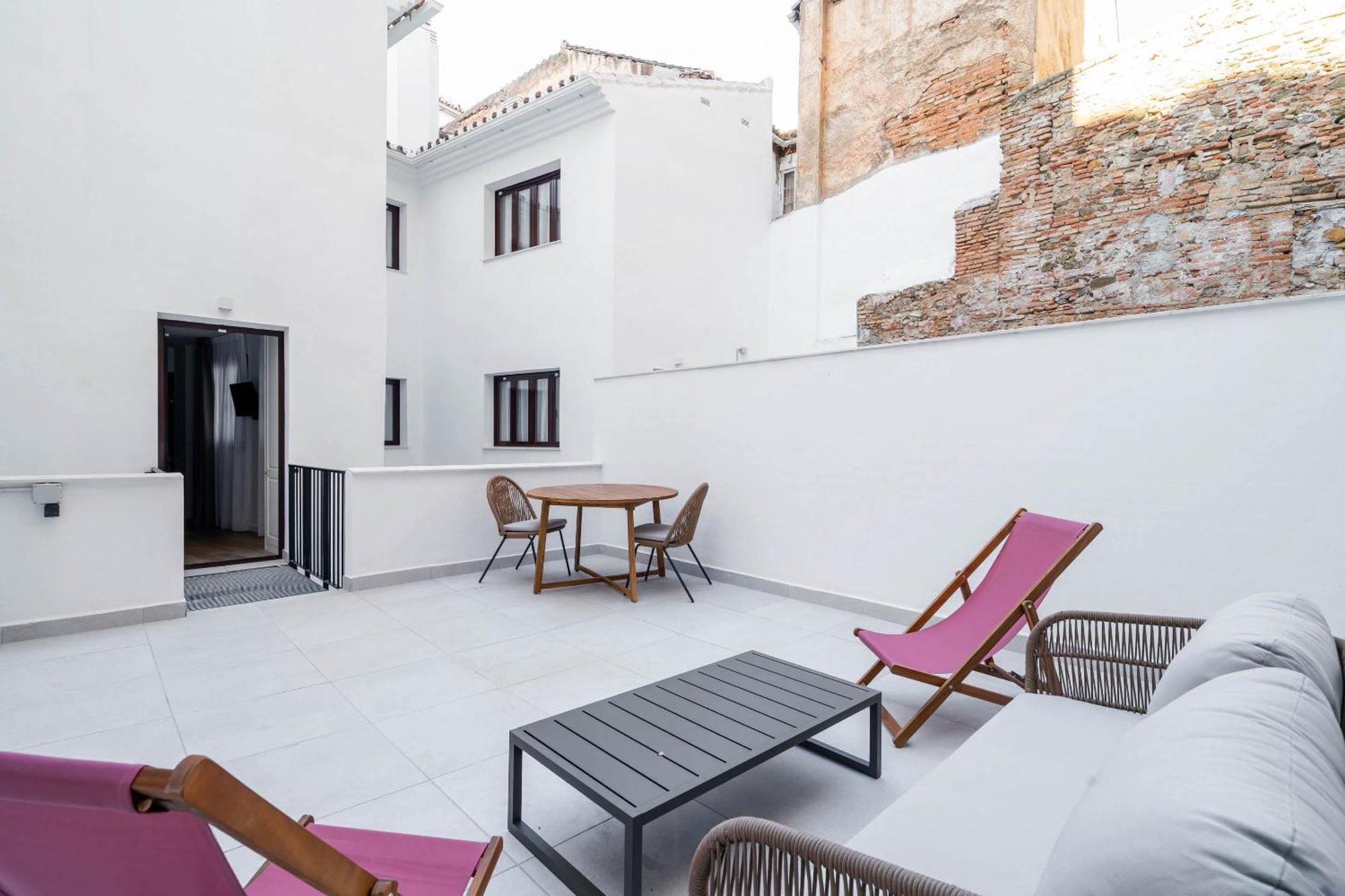 Limehome Malaga Calle Victoria الغرفة الصورة