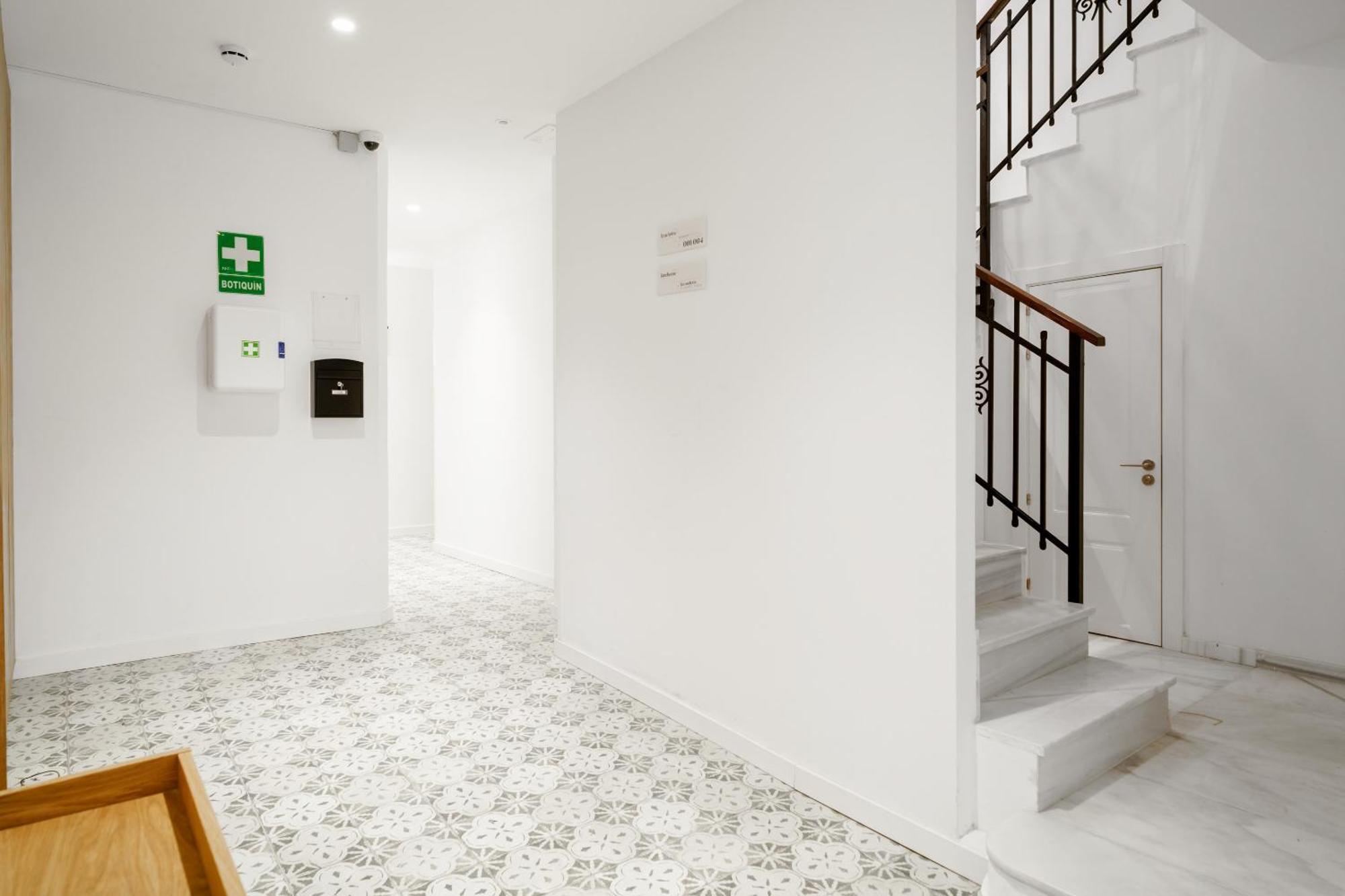 Limehome Malaga Calle Victoria المظهر الخارجي الصورة