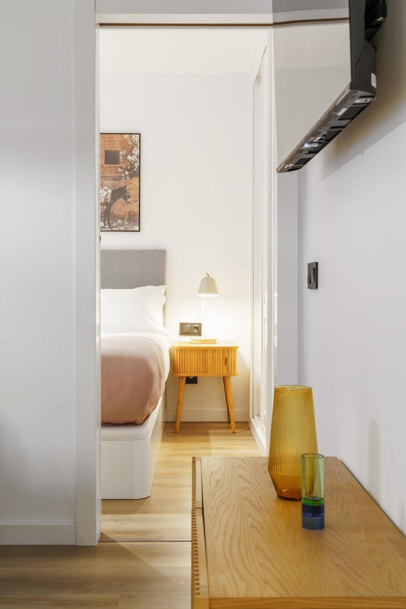 Limehome Malaga Calle Victoria الغرفة الصورة