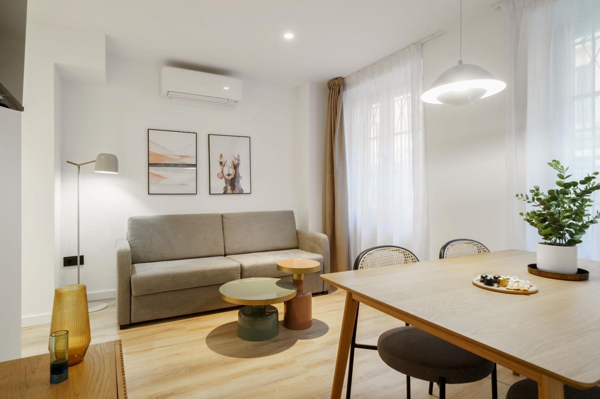 Limehome Malaga Calle Victoria المظهر الخارجي الصورة
