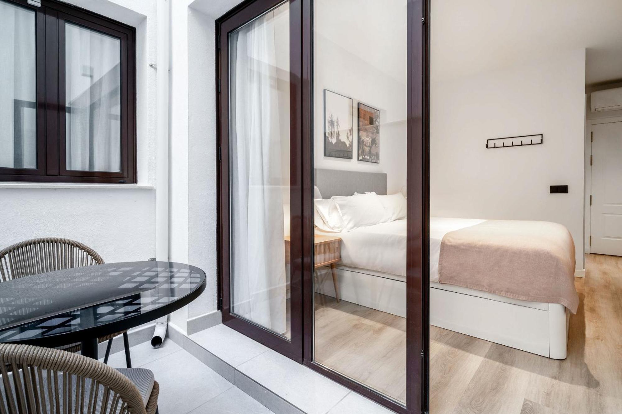 Limehome Malaga Calle Victoria المظهر الخارجي الصورة