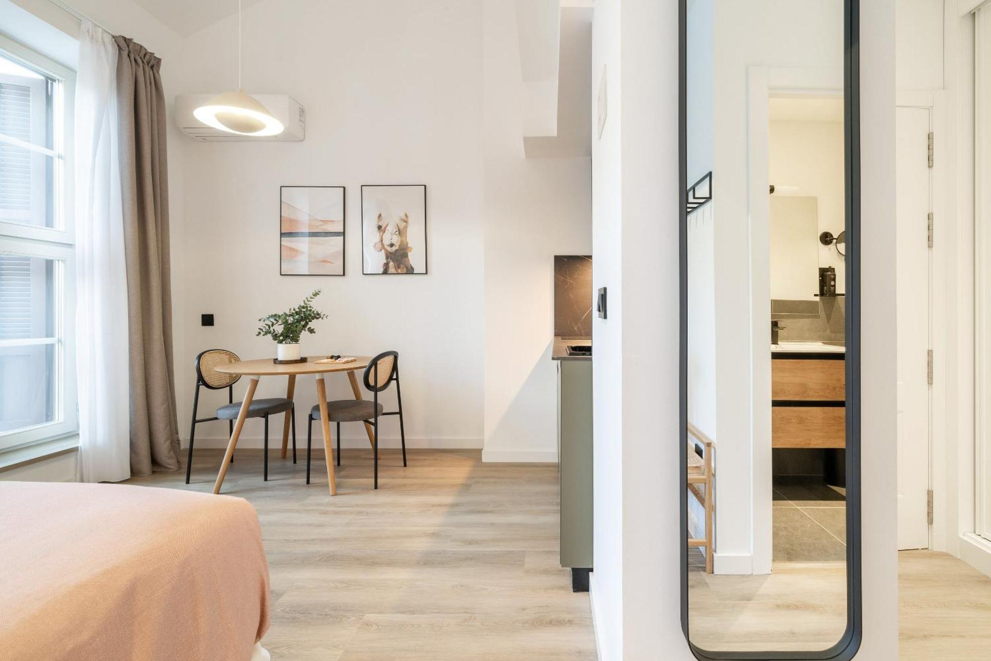 Limehome Malaga Calle Victoria المظهر الخارجي الصورة
