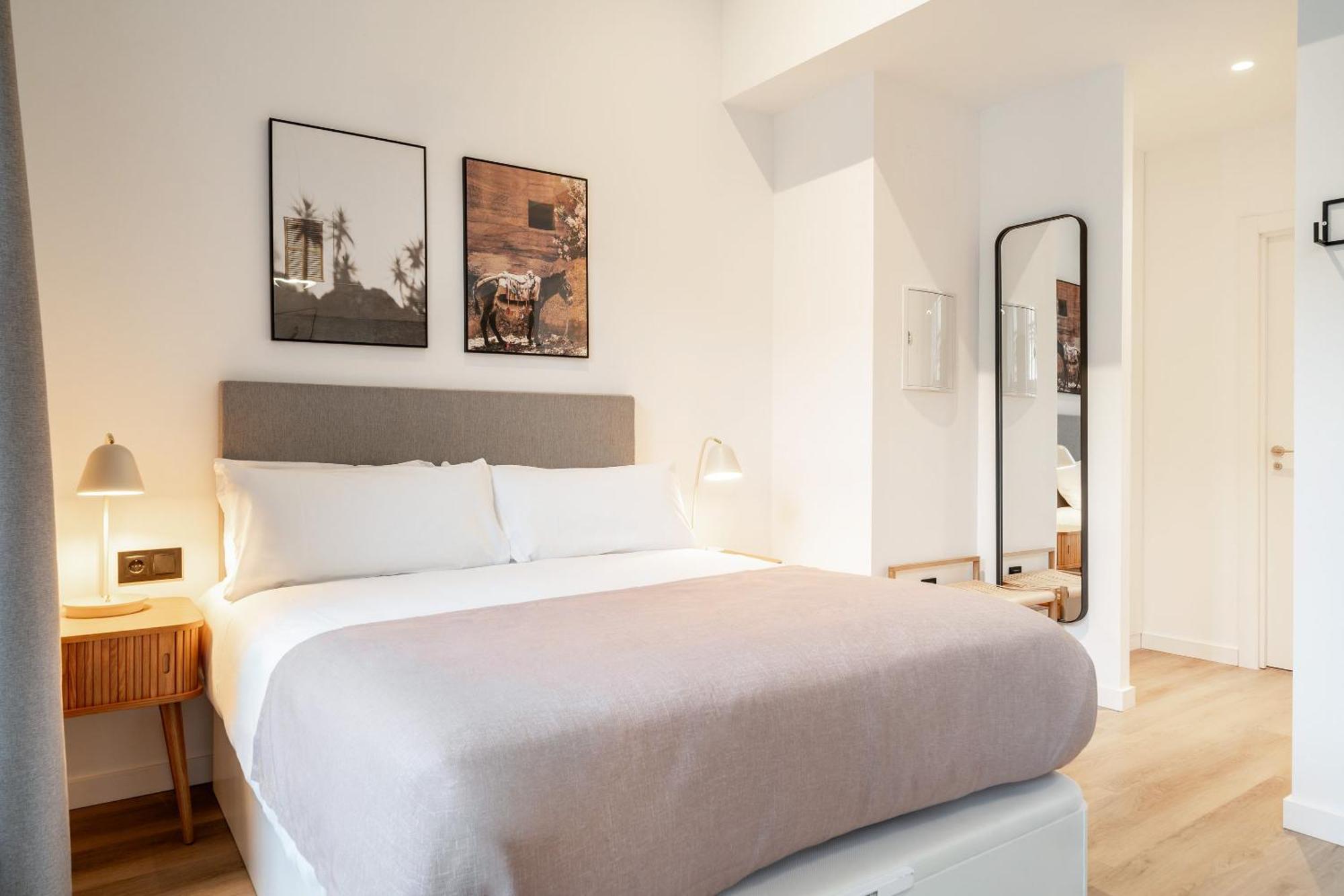 Limehome Malaga Calle Victoria الغرفة الصورة