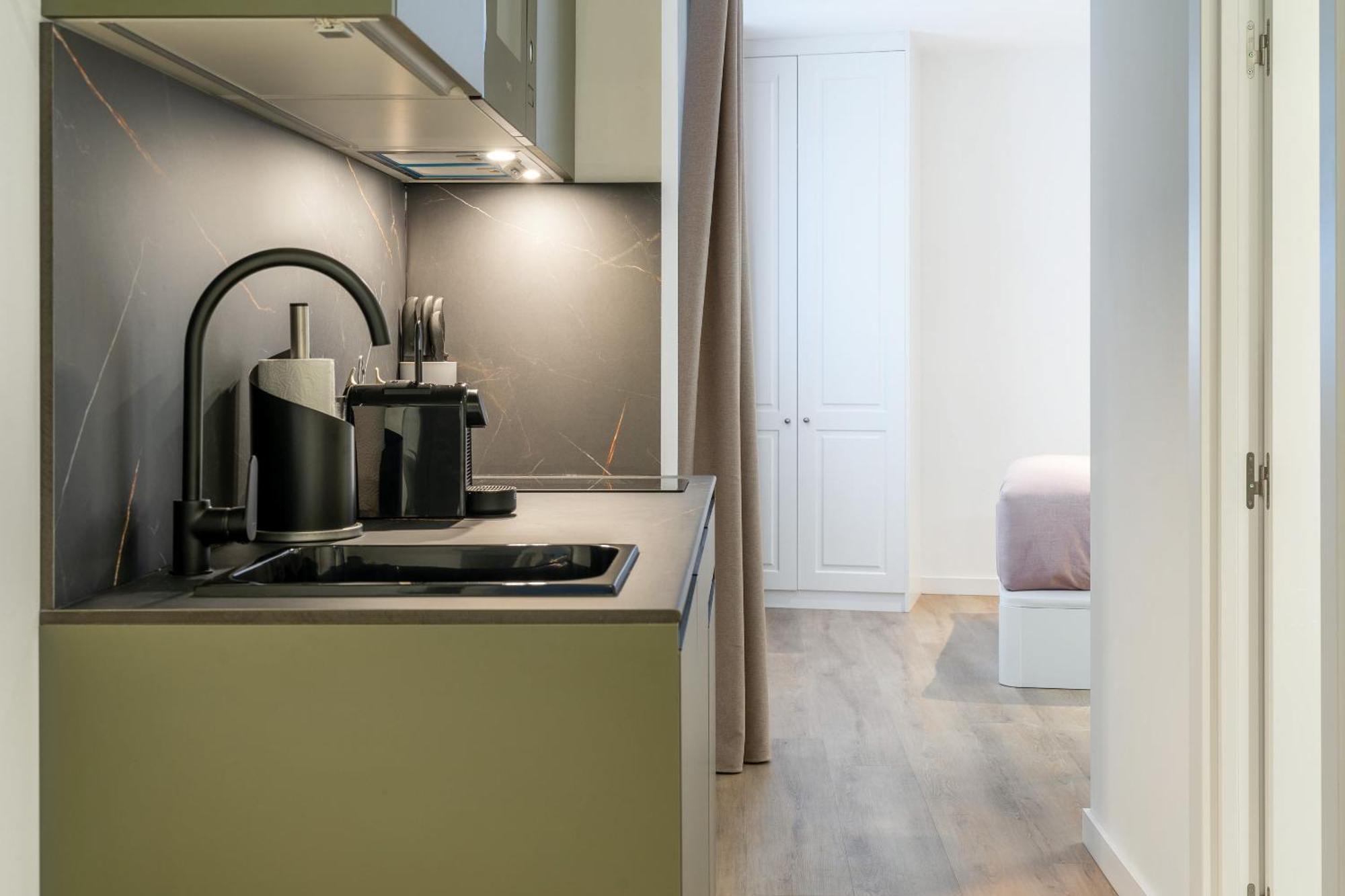 Limehome Malaga Calle Victoria الغرفة الصورة